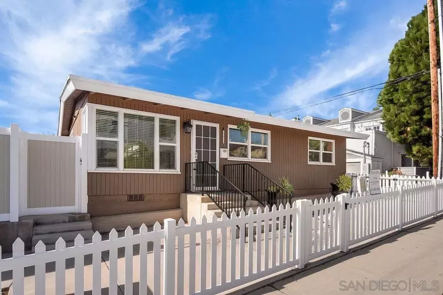 5220 Cass St, San Diego, CA 92109