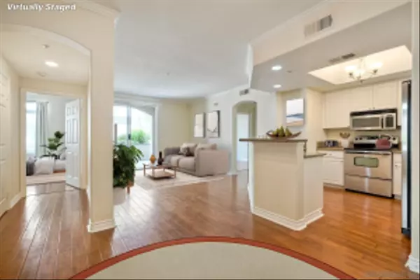 La Jolla, CA 92037,9253 Regents Road #A110