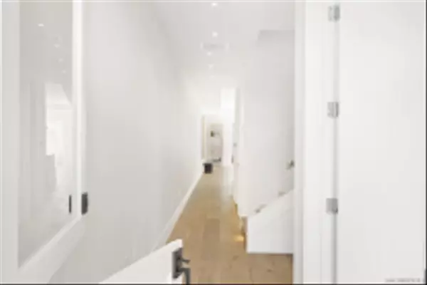 La Jolla, CA 92037,7216 FAY AVE