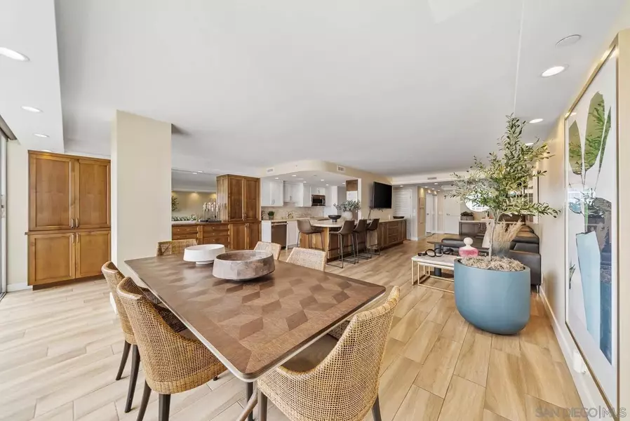 1780 Avenida Del Mundo #901, Coronado, CA 92118