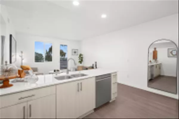 San Diego, CA 92104,2724 El Cajon Blvd #613