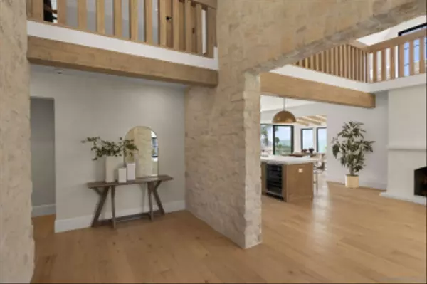 La Jolla, CA 92037,7784 Hillside Dr