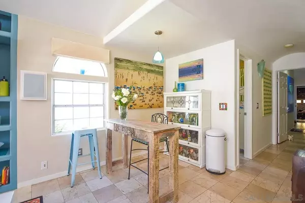 La Jolla, CA 92037,362 Gravilla St
