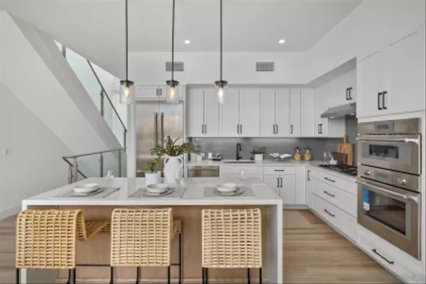 Carlsbad, CA 92008,2646 State Street,  Unit D