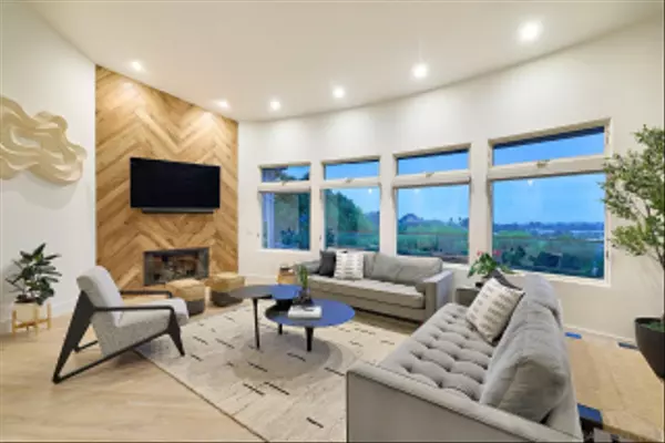 Encinitas, CA 92024,1749 Noma Lane