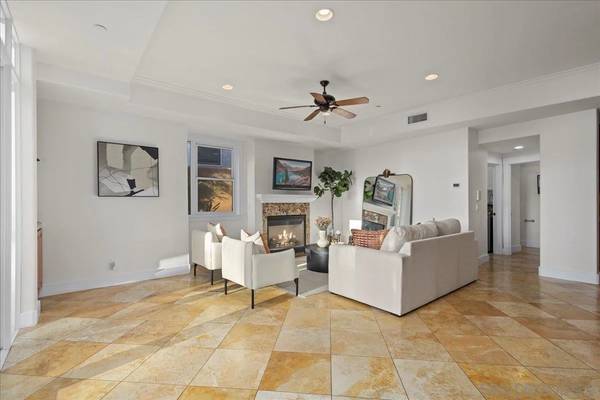 Coronado, CA 92118,411 Orange Ave #1