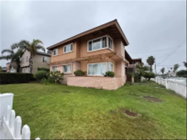 4627 Bayard St, San Diego, CA 92109