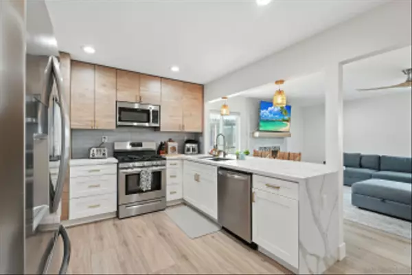 Santee, CA 92071,10143 Allenwood Way