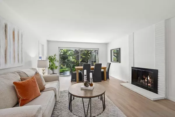 San Diego, CA 92122,6127 Erlanger Street