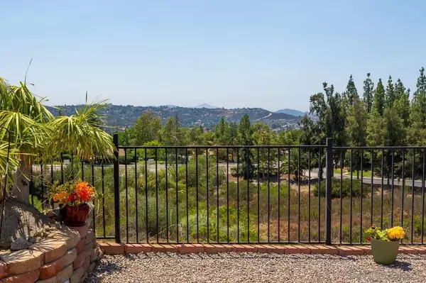 Alpine, CA 91901,2617 LOBELIA RD