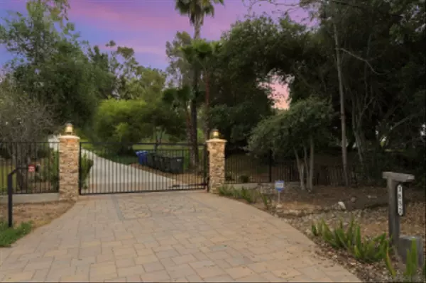 Fallbrook, CA 92028,1852 Foxfire Rd