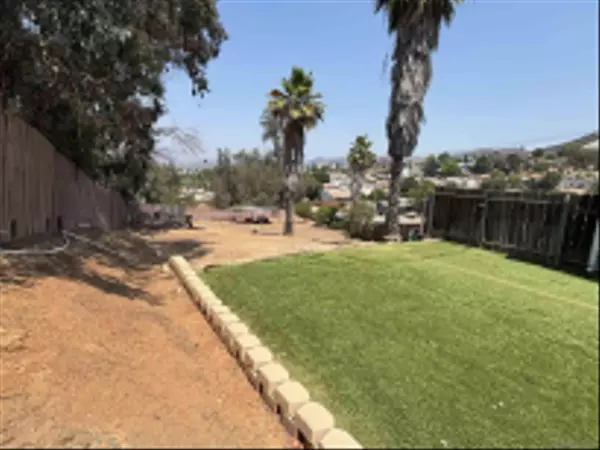 El Cajon, CA 92021,13114 Aurora Dr
