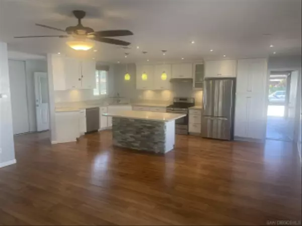 Oceanside, CA 92056,4043 Mira Costa St.