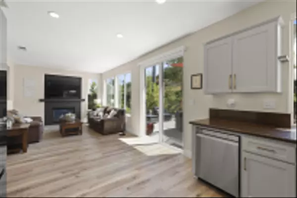 San Diego, CA 92128,13737 Sorbonne Ct