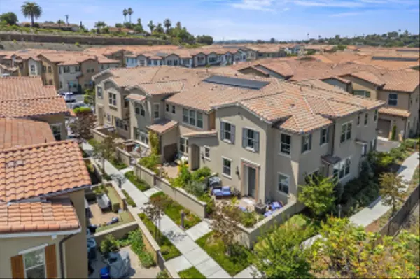 Vista, CA 92084,1194 Delpy View Pt