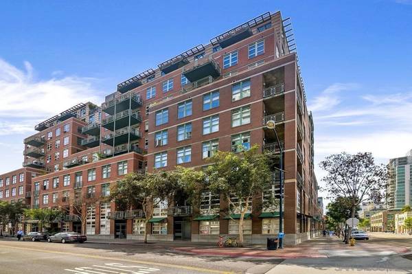 San Diego, CA 92101,877 Island Ave #806