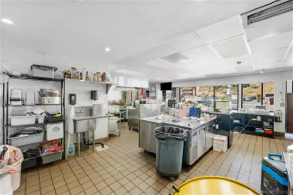 La Mesa, CA 91942,6903 University Ave