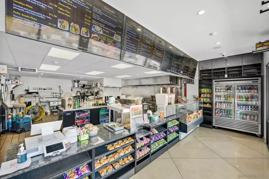 6903 University Ave, La Mesa, CA 91942