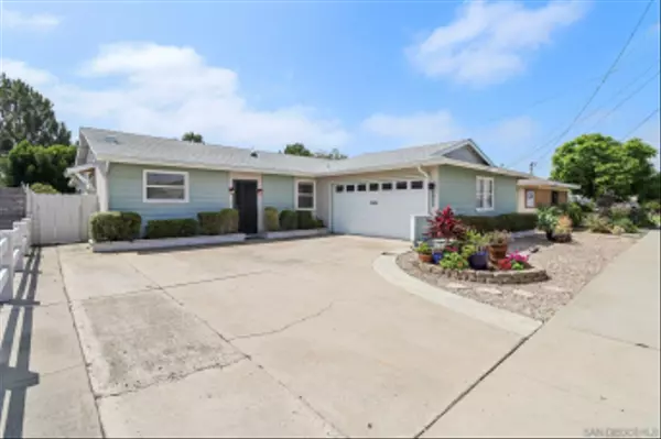 San Diego, CA 92117,5011 Mount Casas Dr