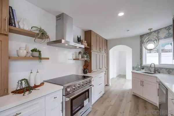 3276 Talbot St, San Diego, CA 92106