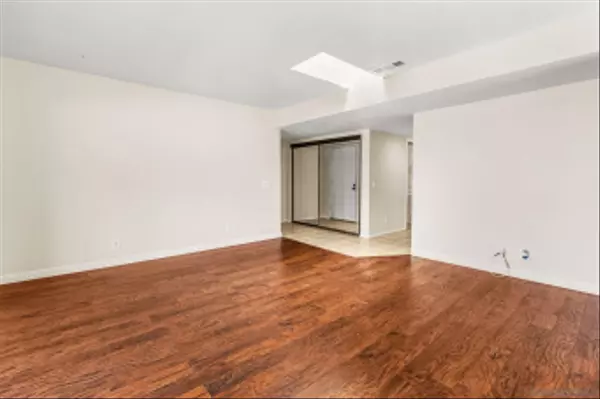 Escondido, CA 92025,440 Citracado Pkwy #Unit 52