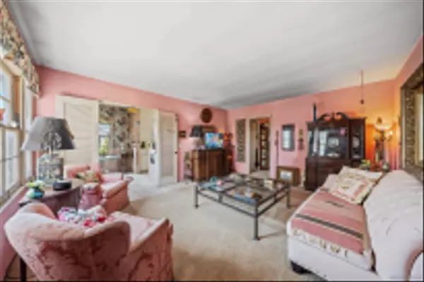 La Mesa, CA 91942,8706 Delta St