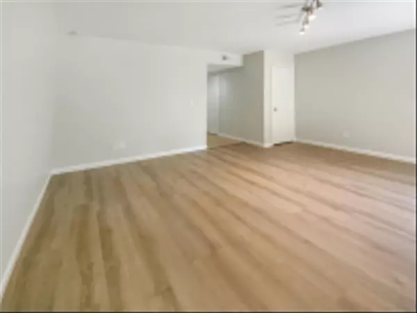 La Mesa, CA 91942,5661 Lake Park Way #4