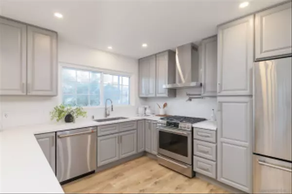 1674 Evergreen Street, San Diego, CA 92106