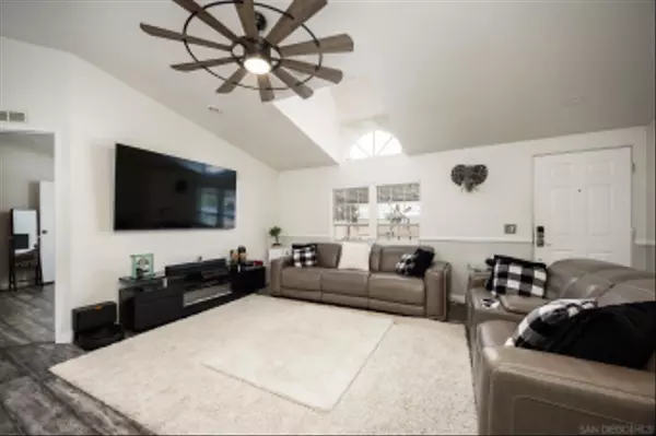 1333 Olive Ave #SPC 62, Vista, CA 92083