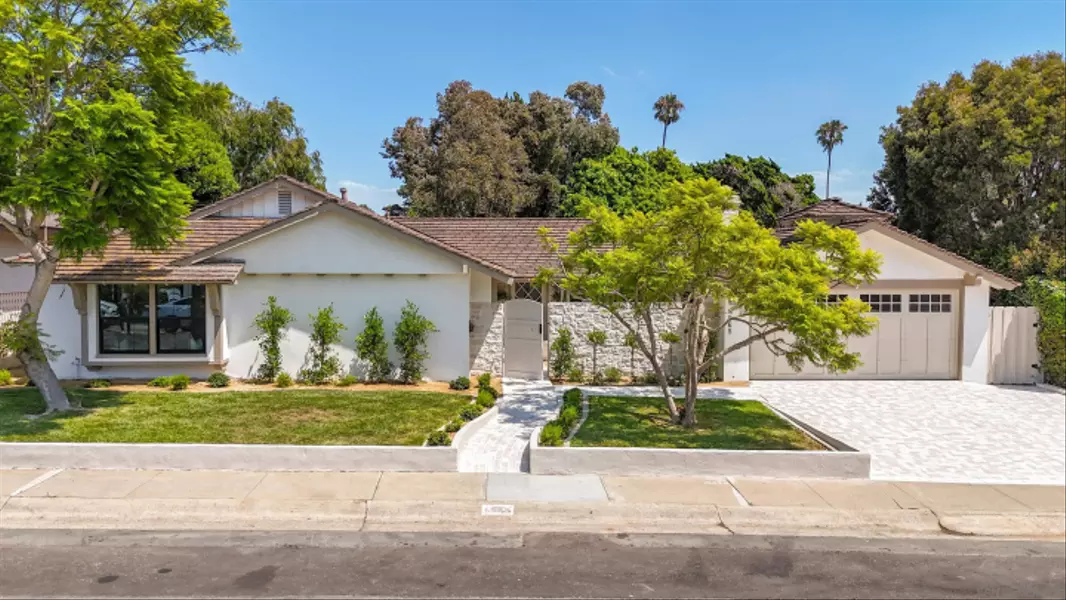 8965 Cliffridge Ave, La Jolla, CA 92037