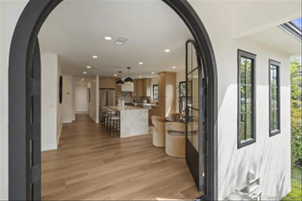 375 E Avenue, Coronado, CA 92118