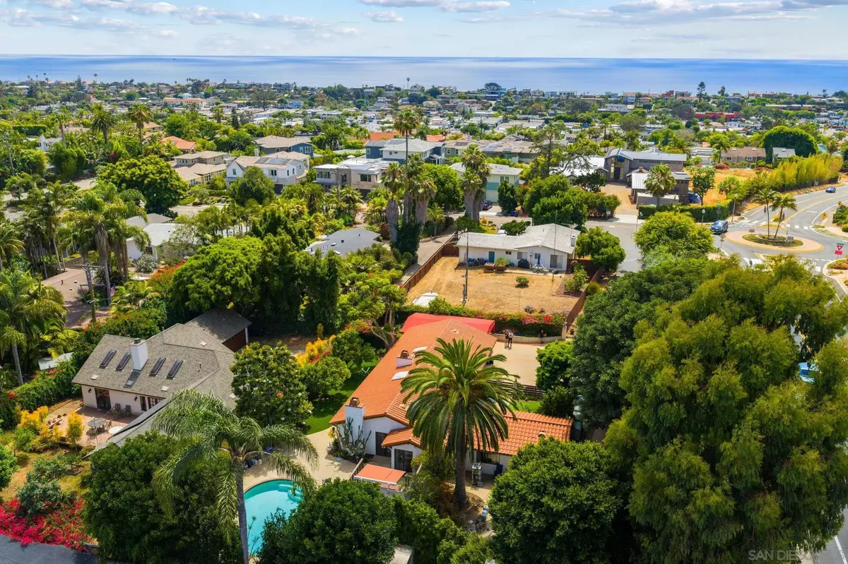 Encinitas, CA 92024,857 Hymettus Ave