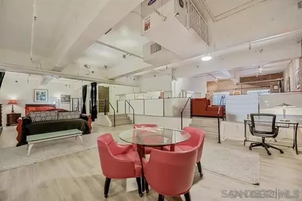 San Diego, CA 92101,950 6th Ave #211