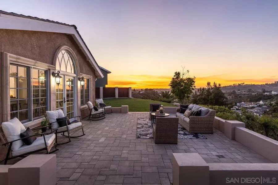 5956 Crow Ct, San Diego, CA 92120