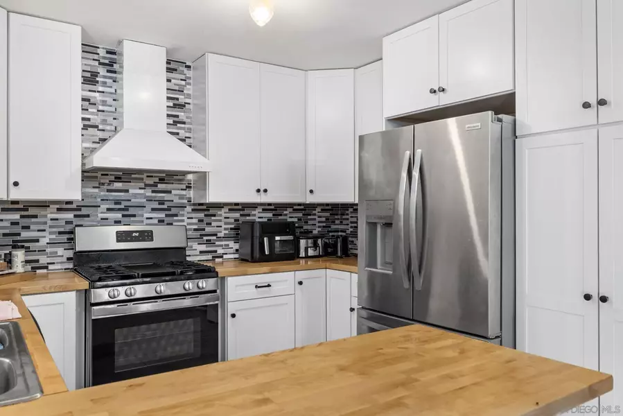 5360 S Burford, San Diego, CA 92111