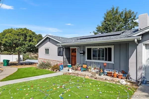 San Diego, CA 92115,5228 Augustana Pl