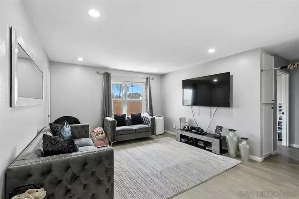 1679 Pentecost Way #5, San Diego, CA 92105