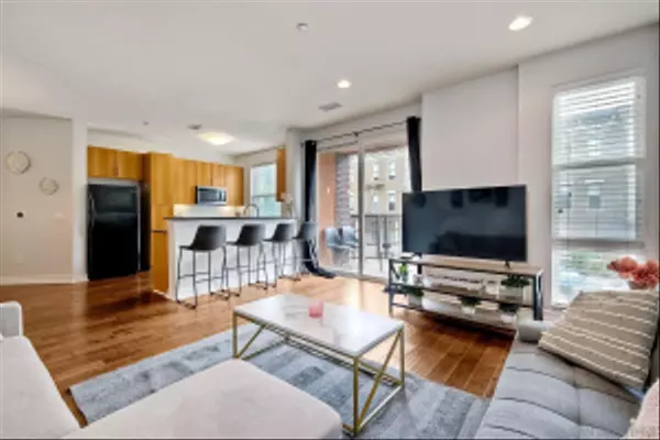 San Diego, CA 92101,1225 Island Ave #208