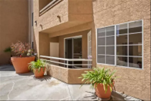 San Diego, CA 92122,3969 Mahaila Ave #104