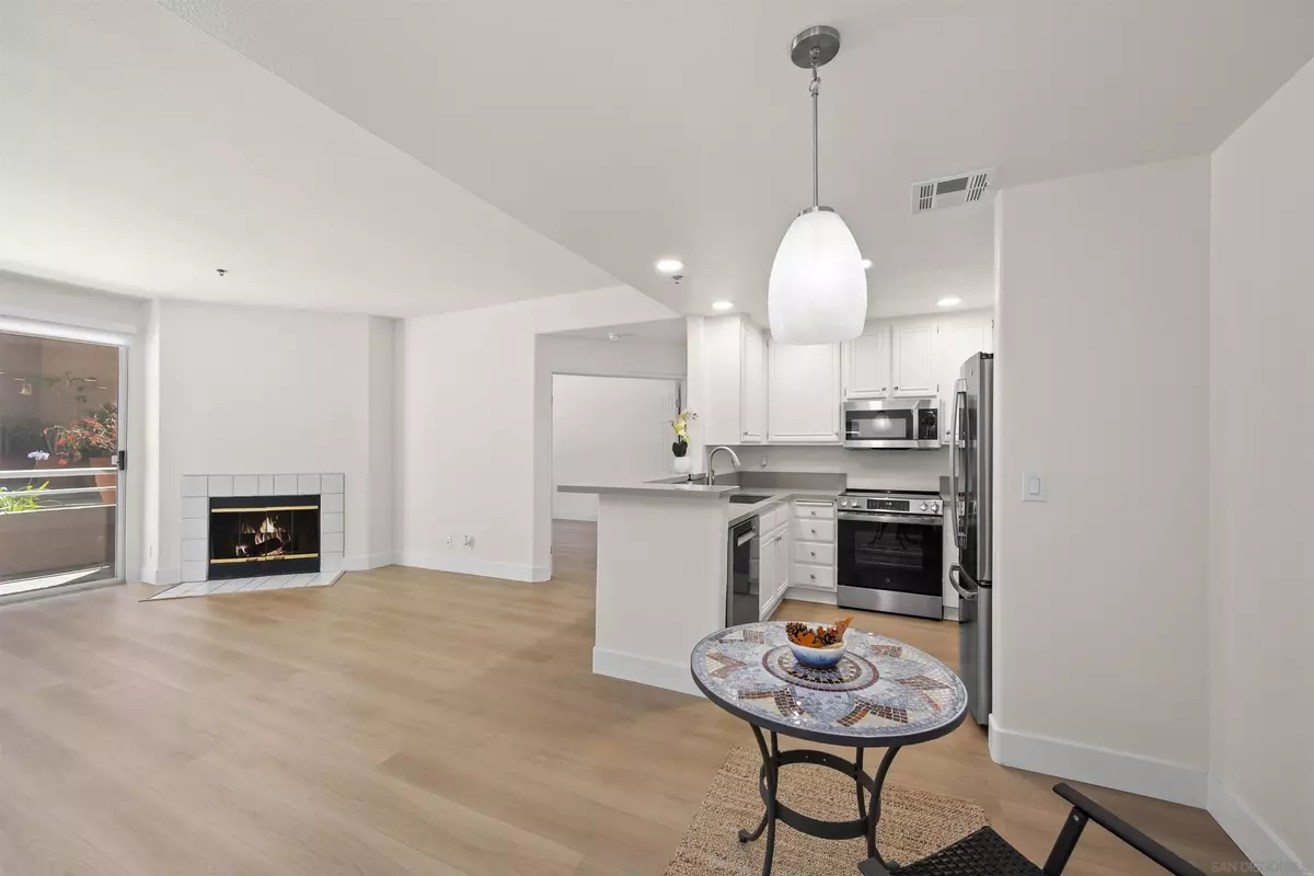 San Diego, CA 92122,3969 Mahaila Ave #104