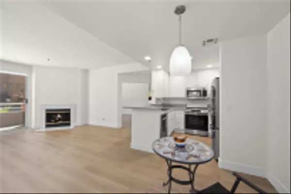 3969 Mahaila Ave #104, San Diego, CA 92122