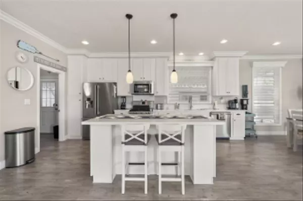 Carlsbad, CA 92011,7313 Santa Barbara St #294