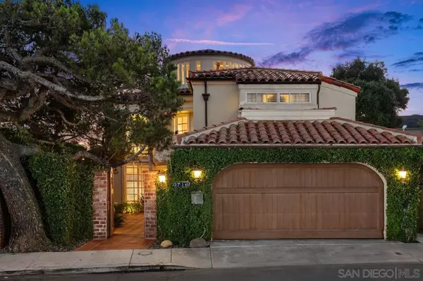La Jolla, CA 92037,5716 Dolphin Pl