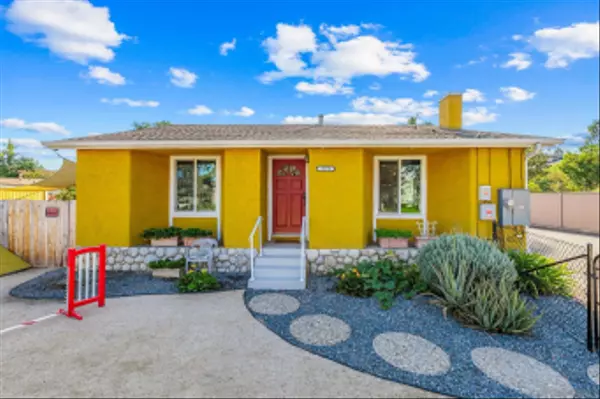 1215 N Broadway, Escondido, CA 92026