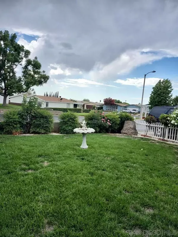 Calimesa, CA 92320,10961 Desert Lawn Dr #SPC 26