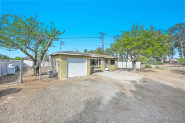 Ramona, CA 92065,1833 Raymond Ave