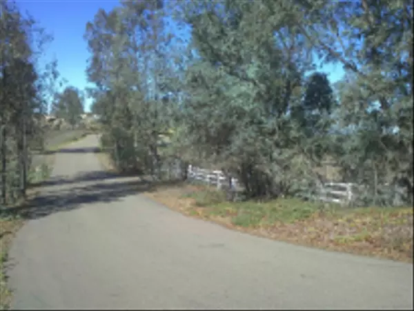 Poway, CA 92064,15348-15358 Running Deer Trail