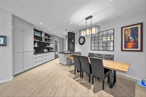 San Diego, CA 92101,700 Front St #510