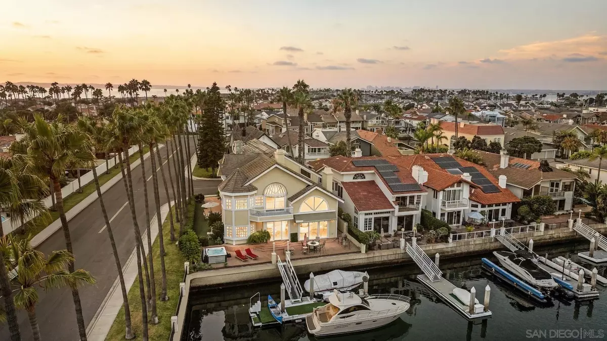 Coronado, CA 92118,35 Buccaneer Way