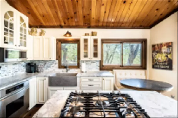 Big Bear Lake, CA 92315,664 Butte Ave